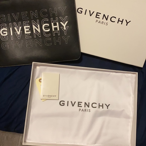 GIVENCHY Pouch - Picture 3 of 4